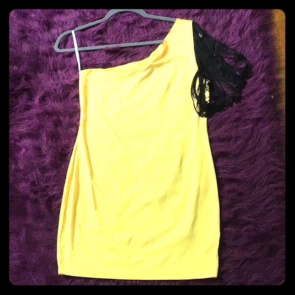 Yellow Forplay One Shoulder Dress - Picture 2 of 8